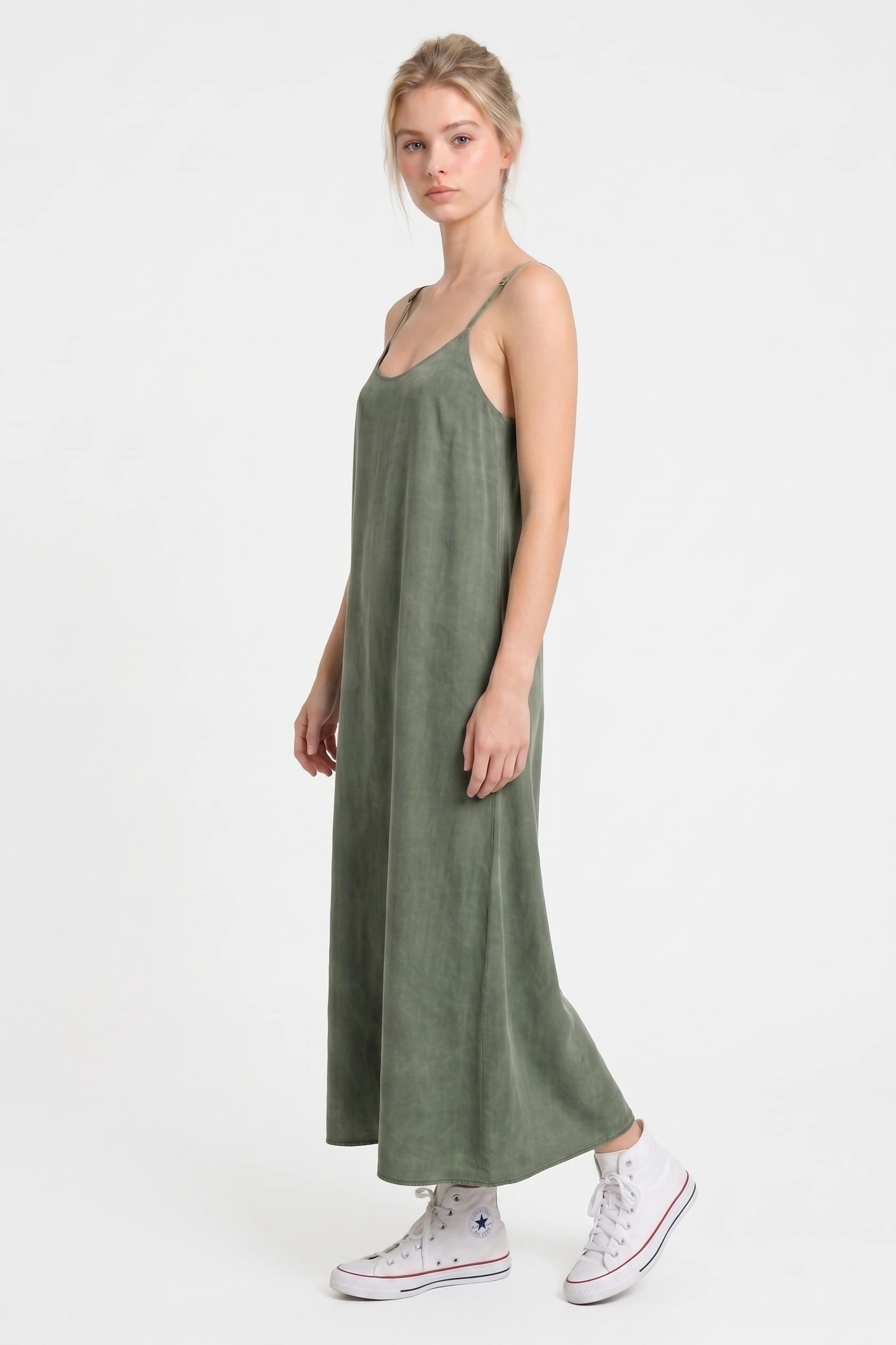 Verstellbares Midi-Kleid mit feinen Trägern