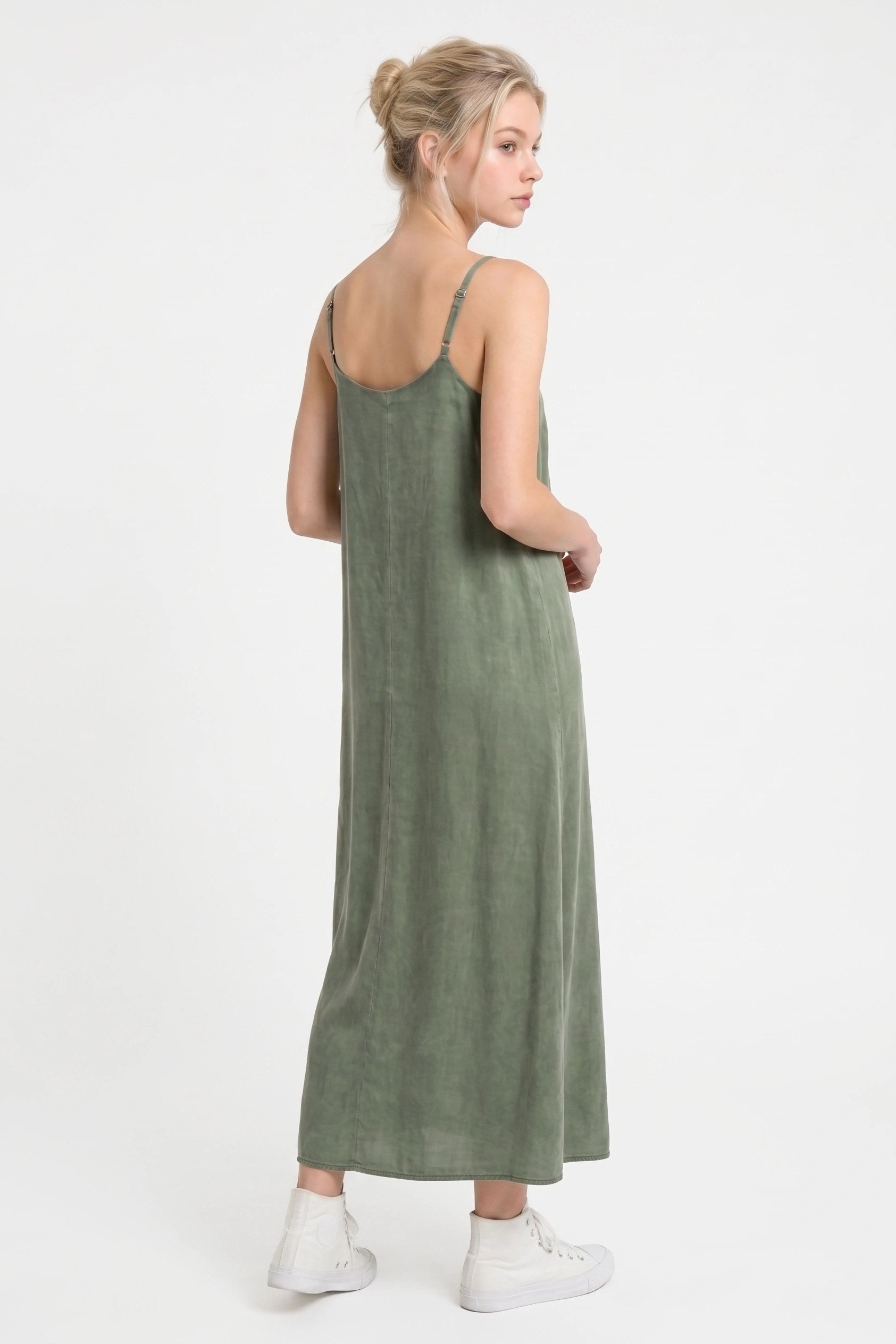 Verstellbares Midi-Kleid mit feinen Trägern