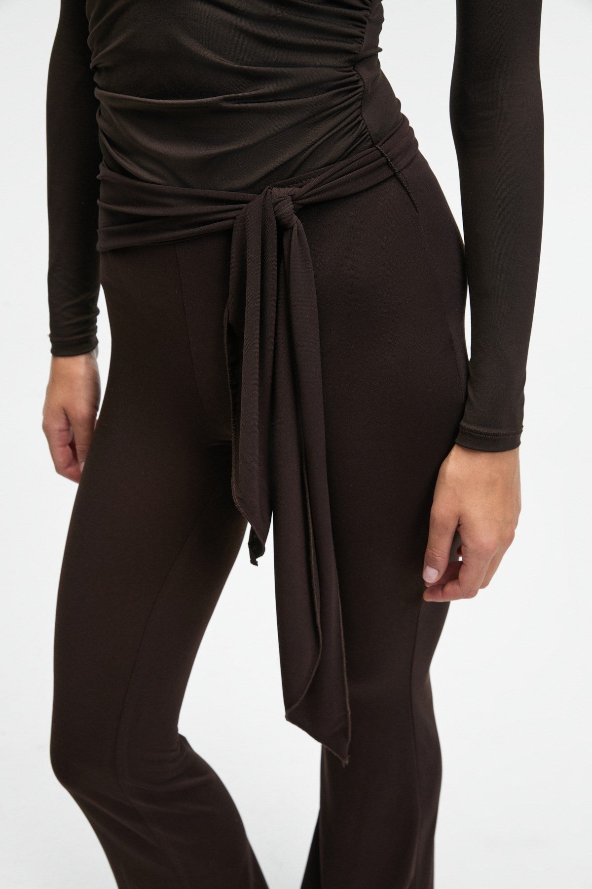 ETHIQUET AYSHUR Damen Weite Slim-Hose Dunkelbraun