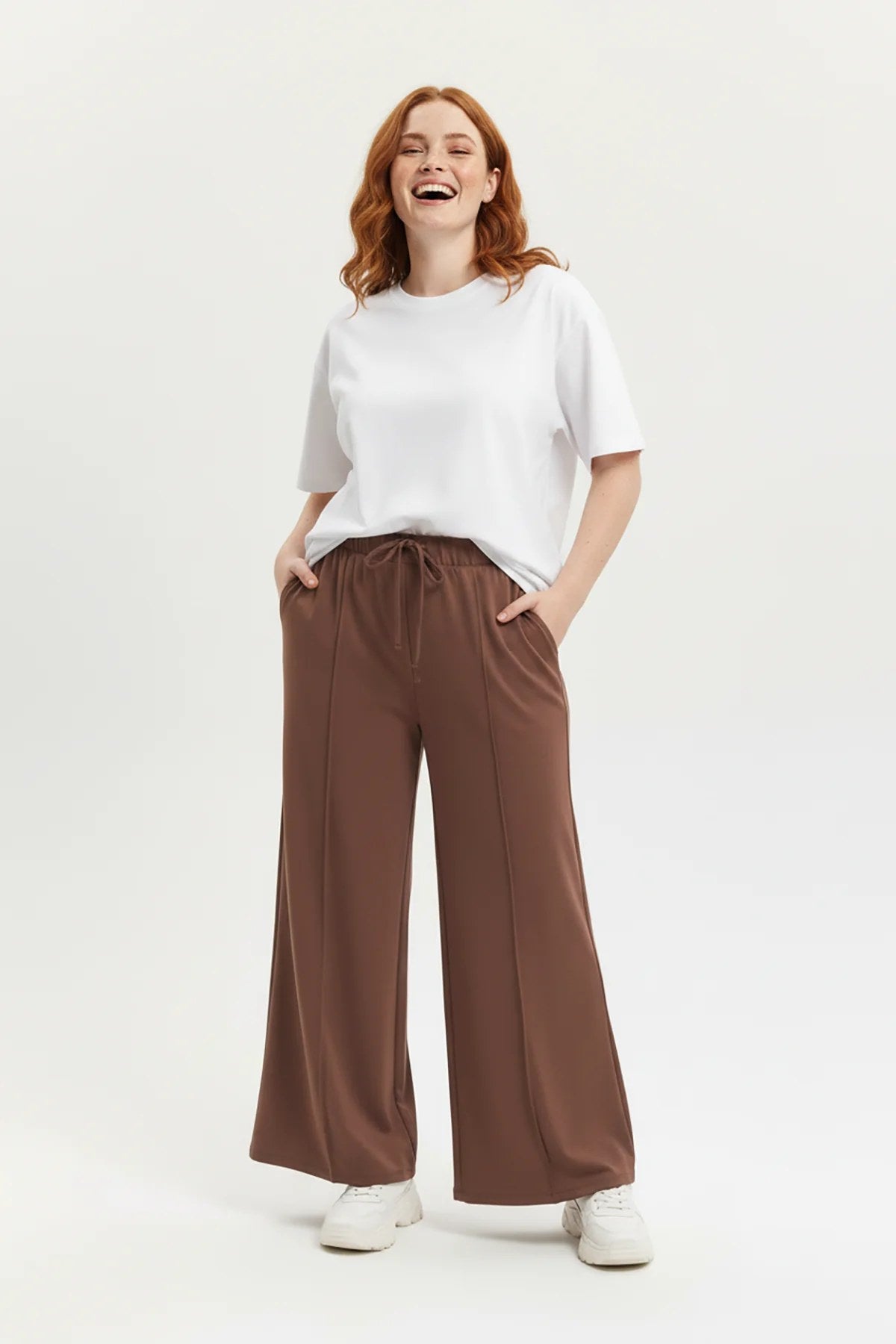 Weit geschnittene Hose mit Kordelzug