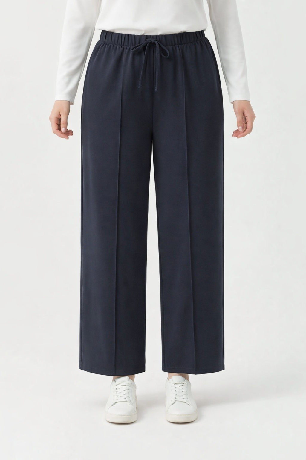 Weit geschnittene Hose mit Kordelzug
