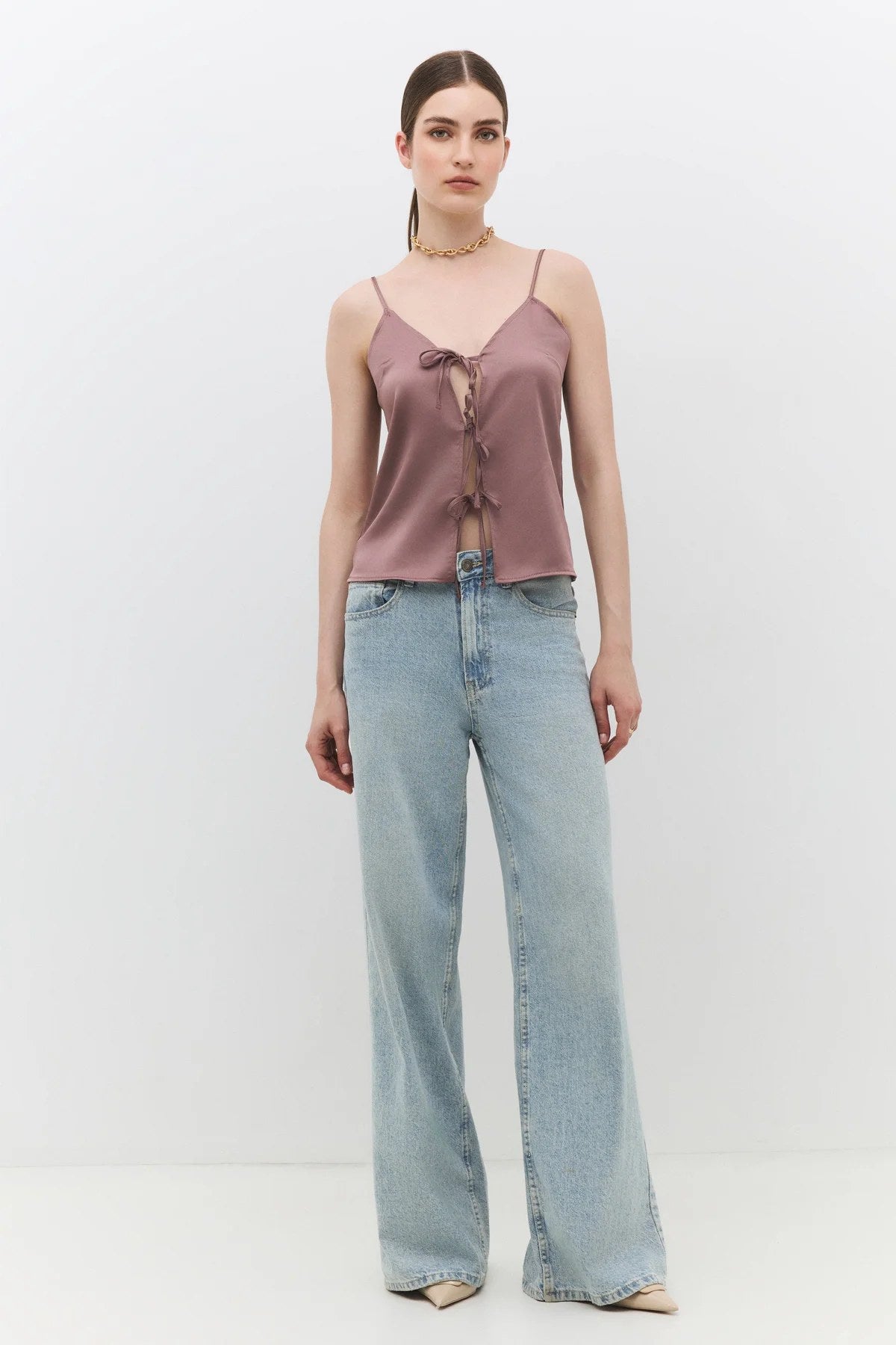 Trägerbluse aus gewebtem Satin mit Schnürung