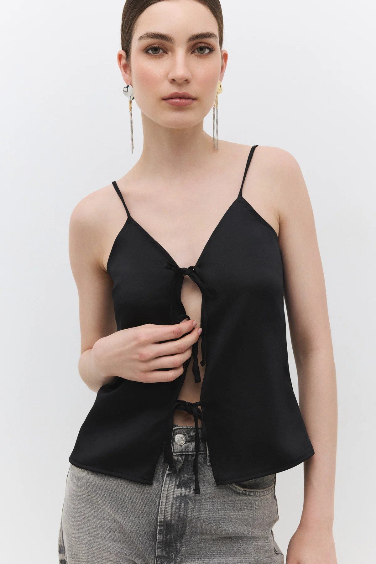 Trägerbluse aus gewebtem Satin mit Schnürung
