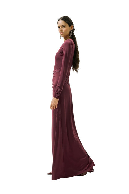 SCHWARZES ABENDKLEID MIT BINDEDETAILS.