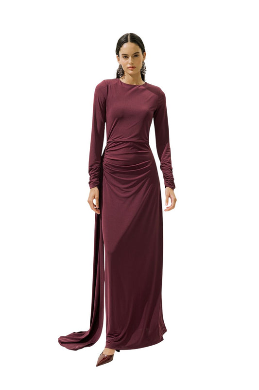 SCHWARZES ABENDKLEID MIT BINDEDETAILS.
