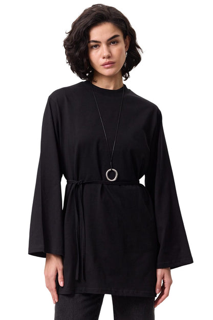 ÜBERGRÖSSTES T-SHIRT MIT BINDEDETAILS, SCHWARZ.