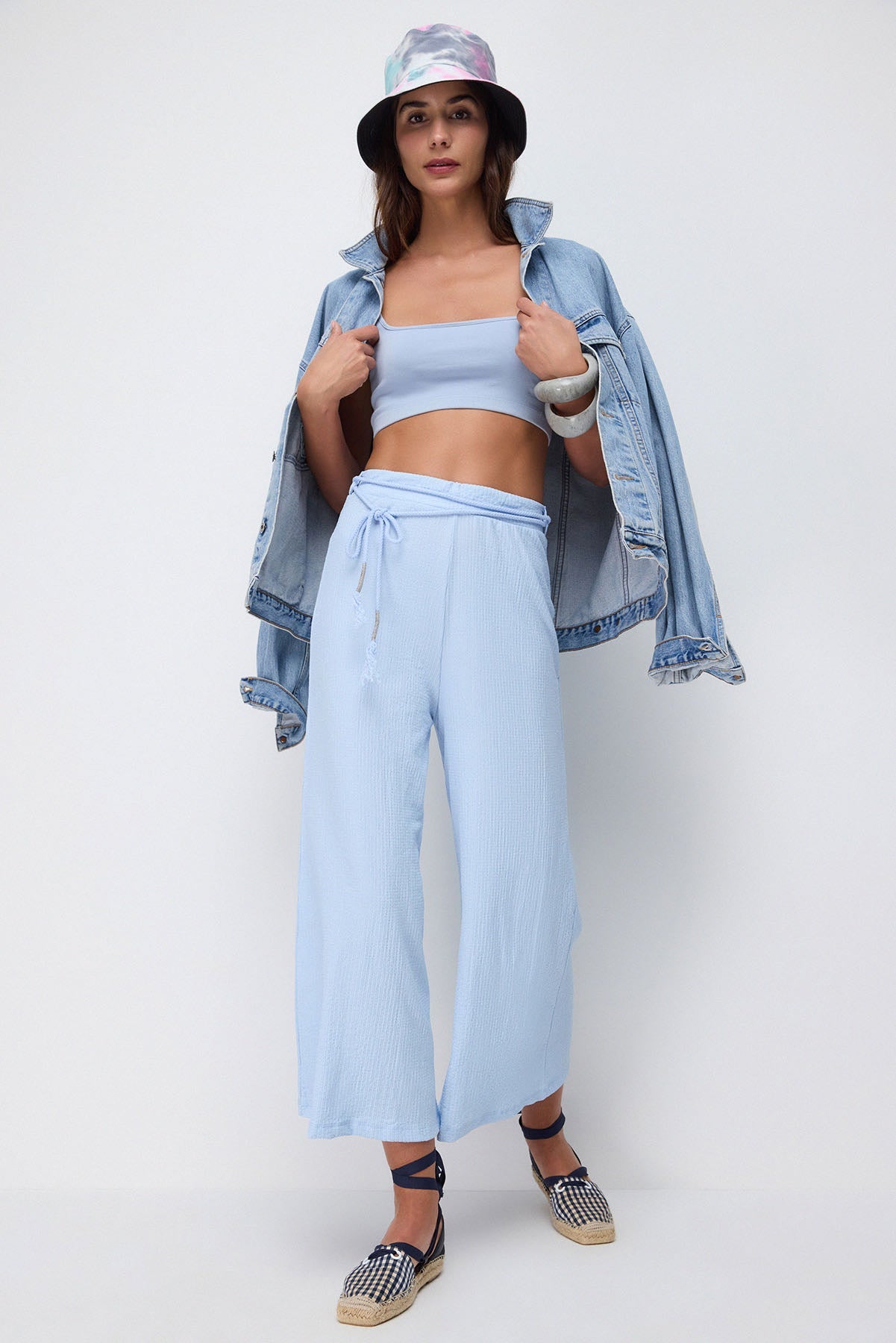 Strickhose mit Bindedetail