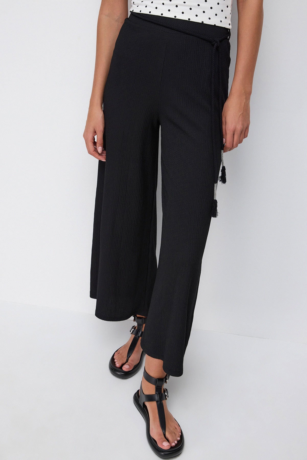 Strickhose mit Bindedetail