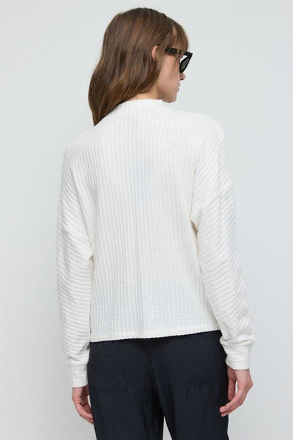 Rollkragenbluse mit langen Ärmeln