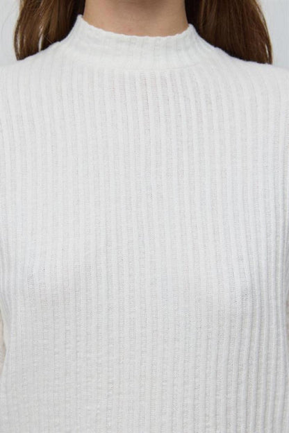 Rollkragenbluse mit langen Ärmeln