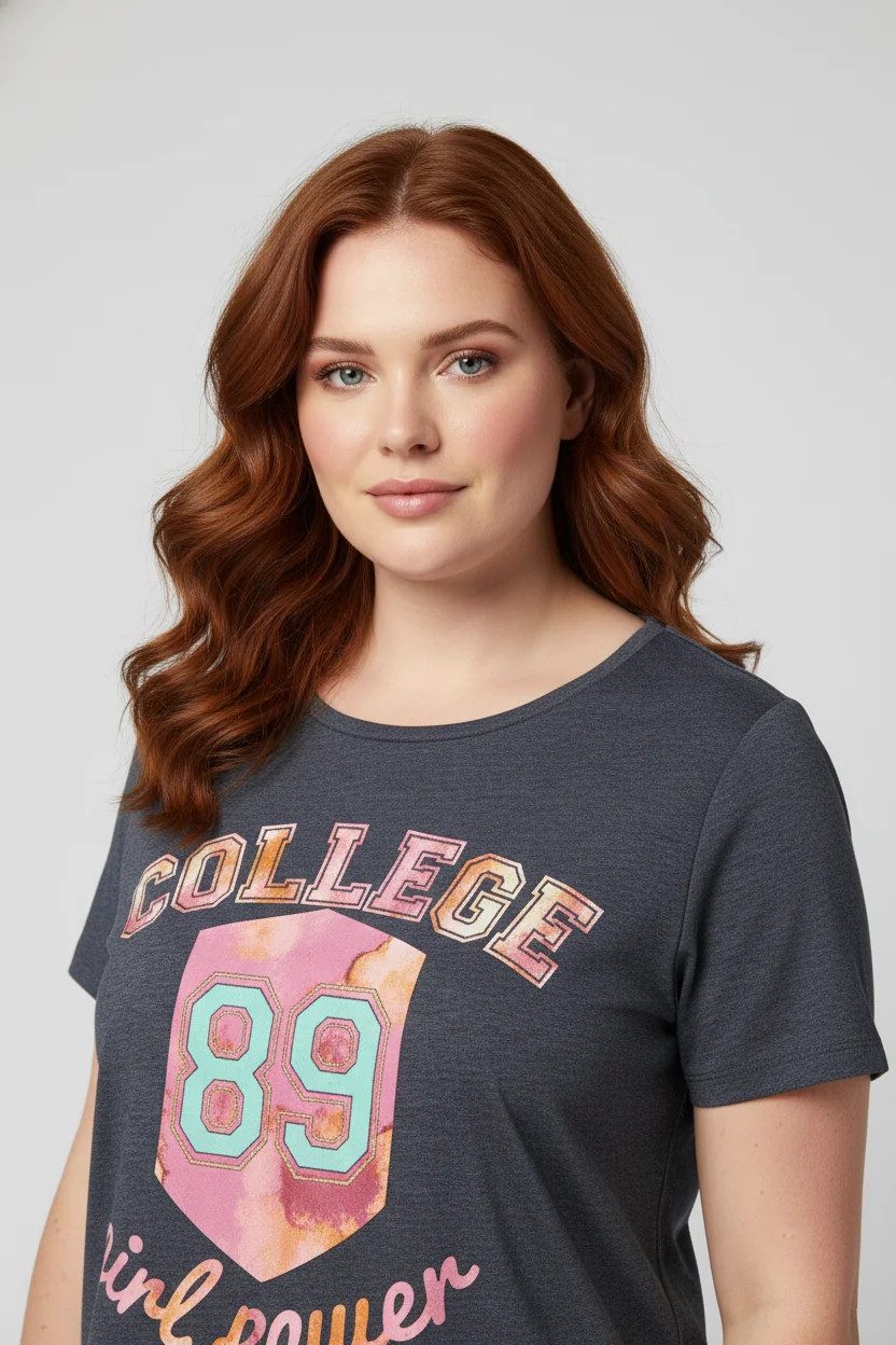 Bedrucktes T-Shirt mit V-Ausschnitt