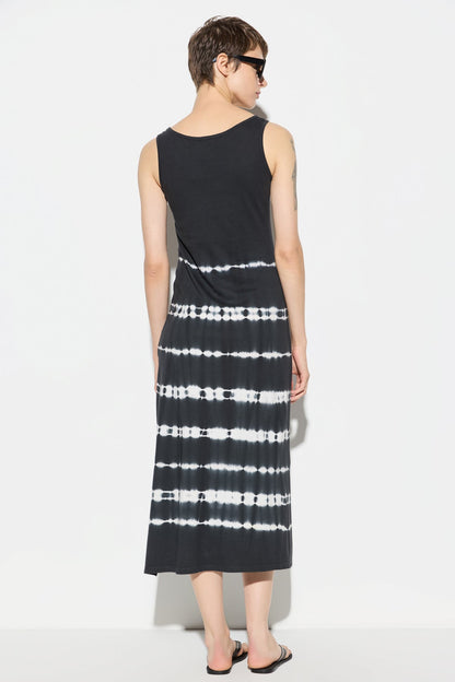 Kleid mit Batikmuster und Schlitz