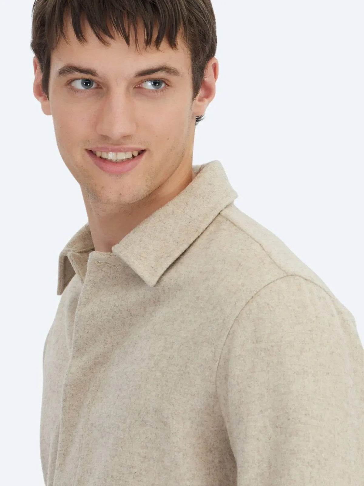 Beige Overshirt aus feinem Stoff