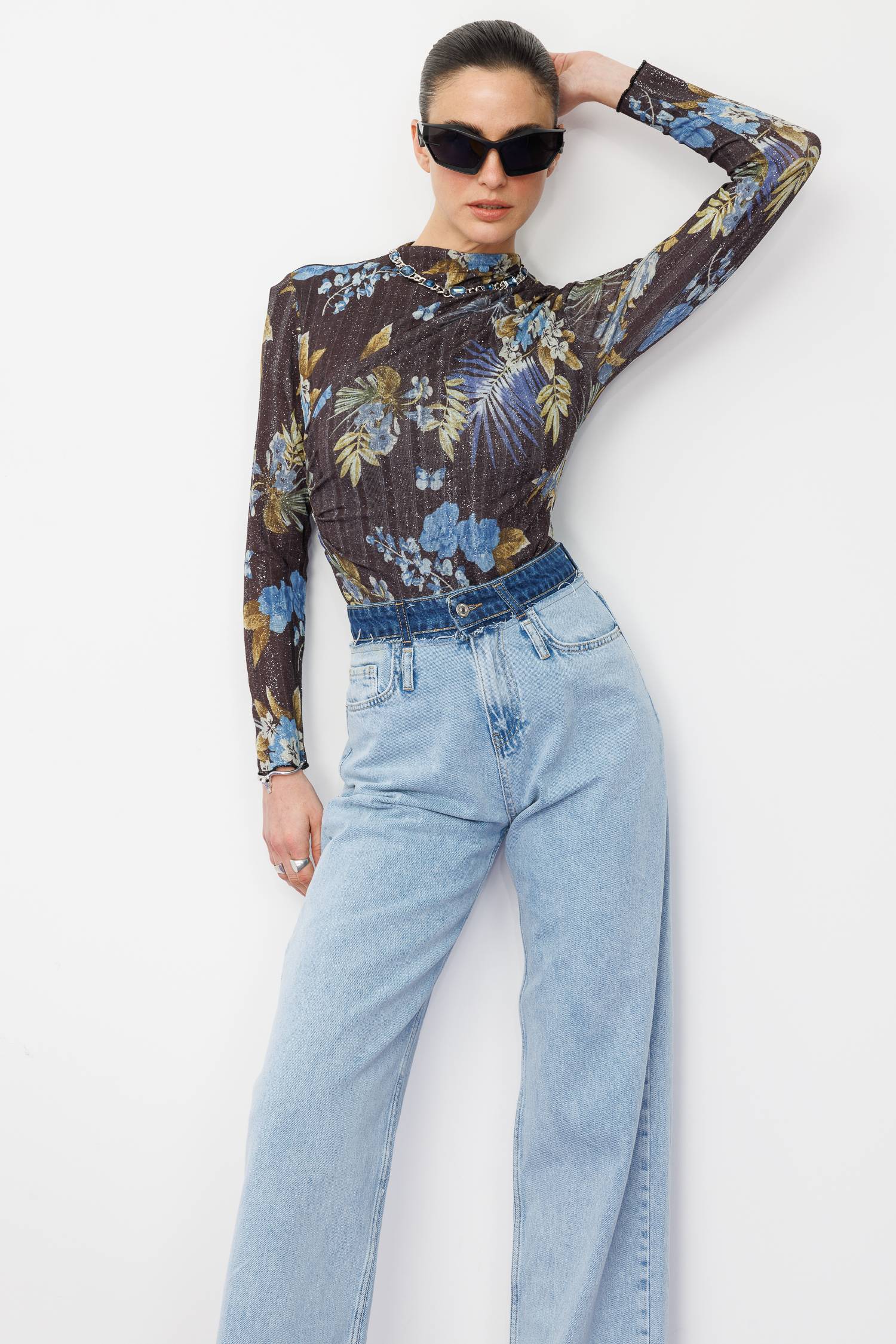 Weit geschnittene Hose mit Taillendetail
