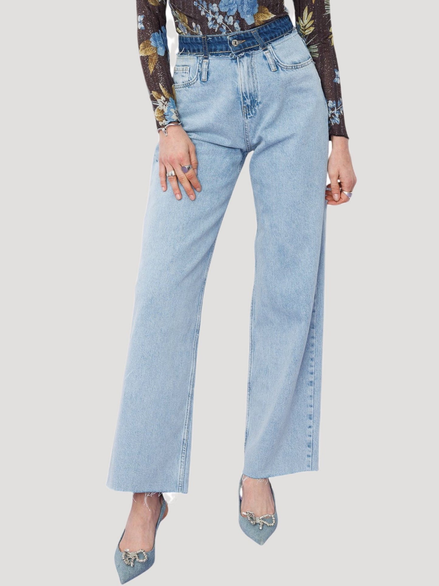 Weit geschnittene Hose mit Taillendetail