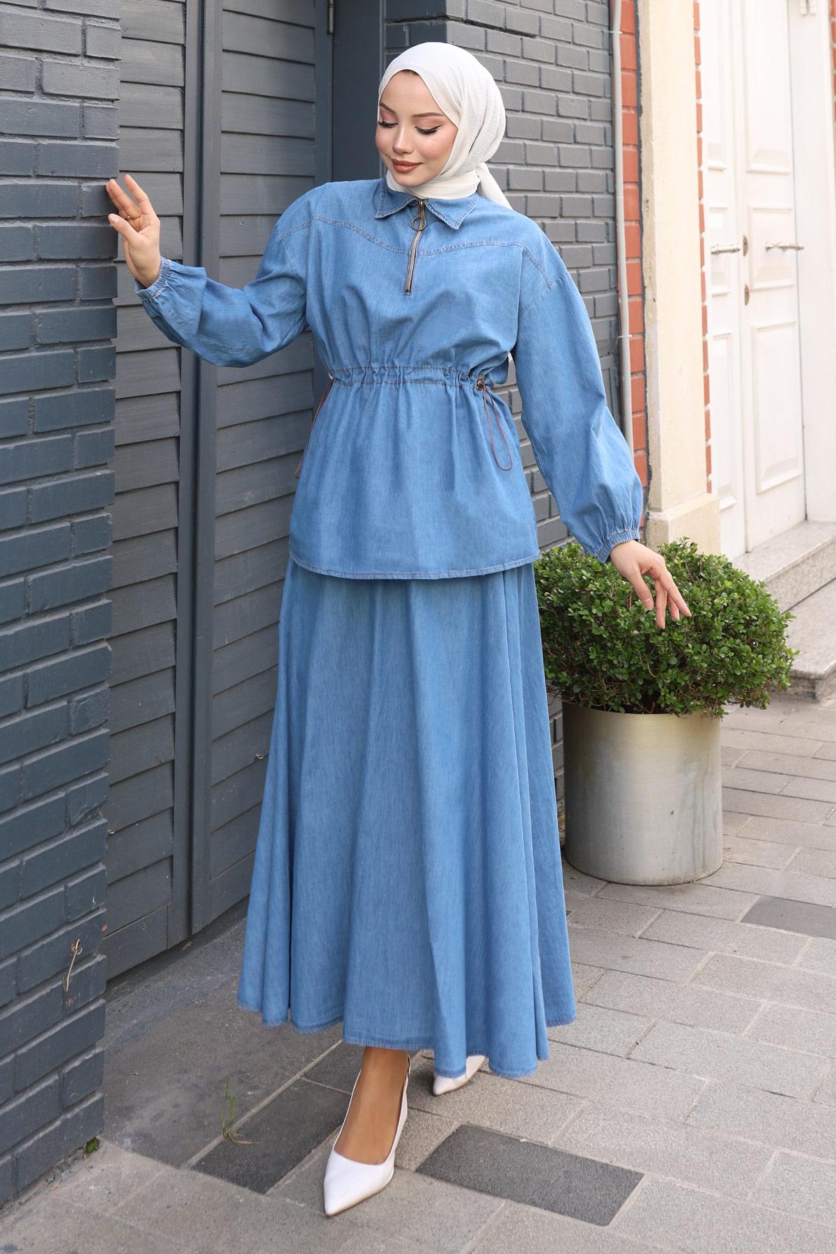 Hellblaues Denim-Set mit Bindung