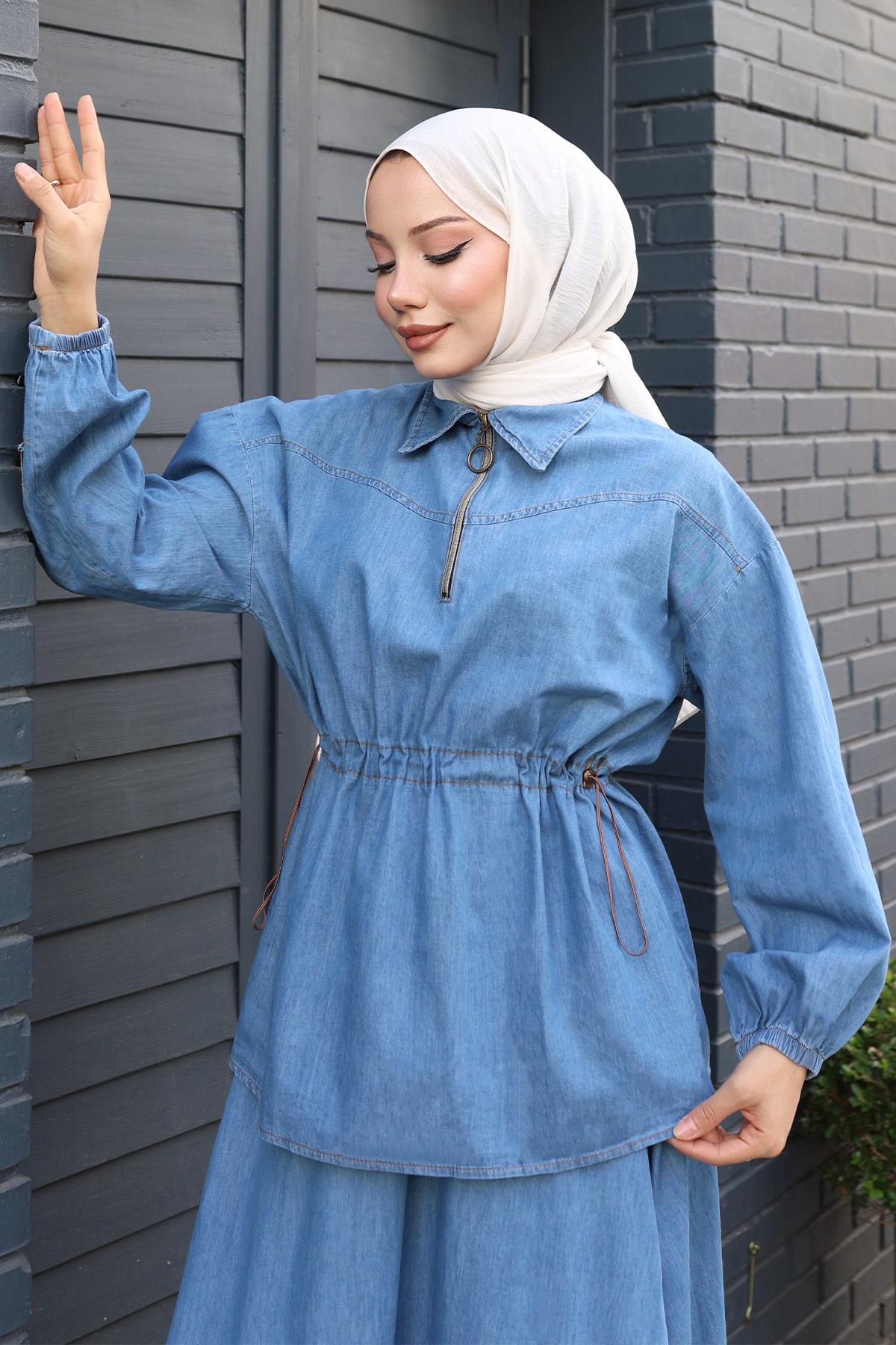 Hellblaues Denim-Set mit Bindung