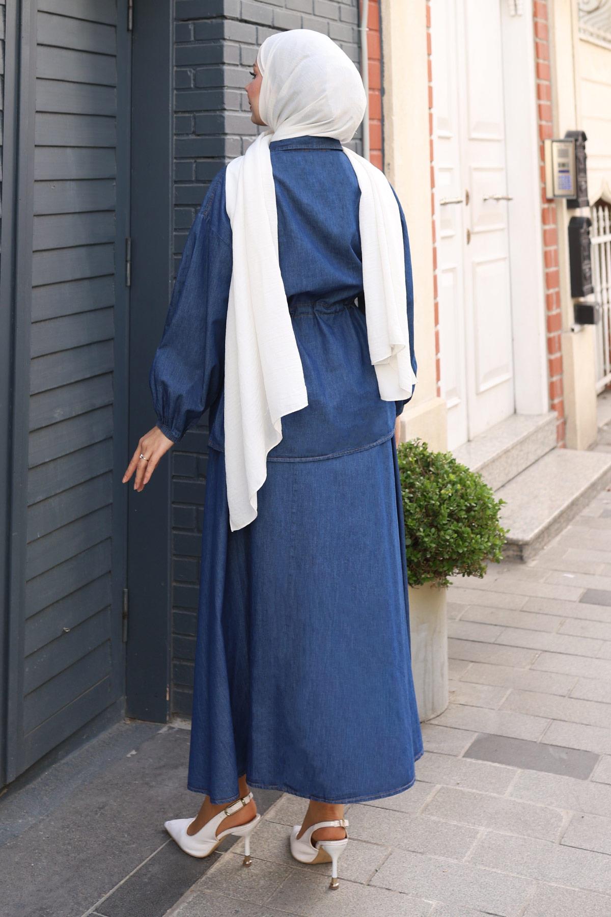 Hellblaues Denim-Set mit Bindung