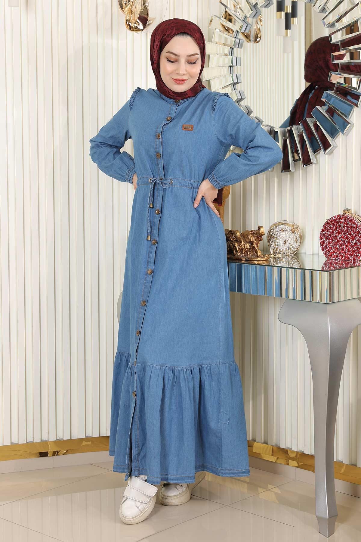 Geknöpftes Jeanskleid mit Spitzentaille