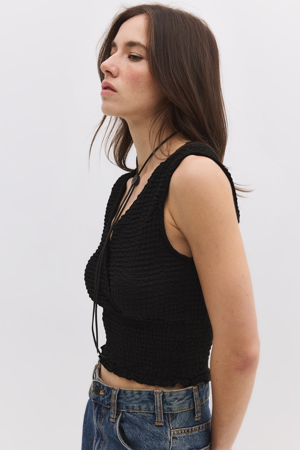 Bluse mit V-Ausschnitt und geraffter Taille