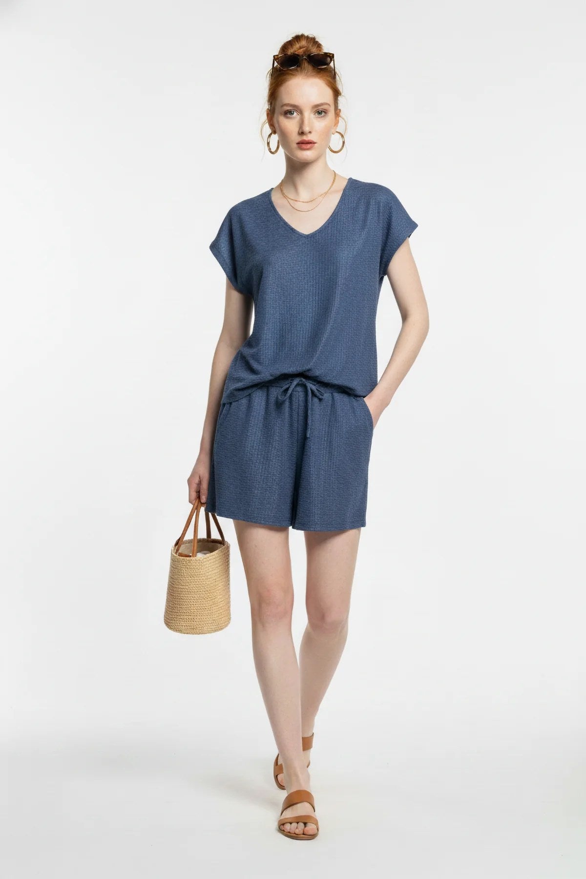Elastische Taillenkurzshorts mit Bindegürtel