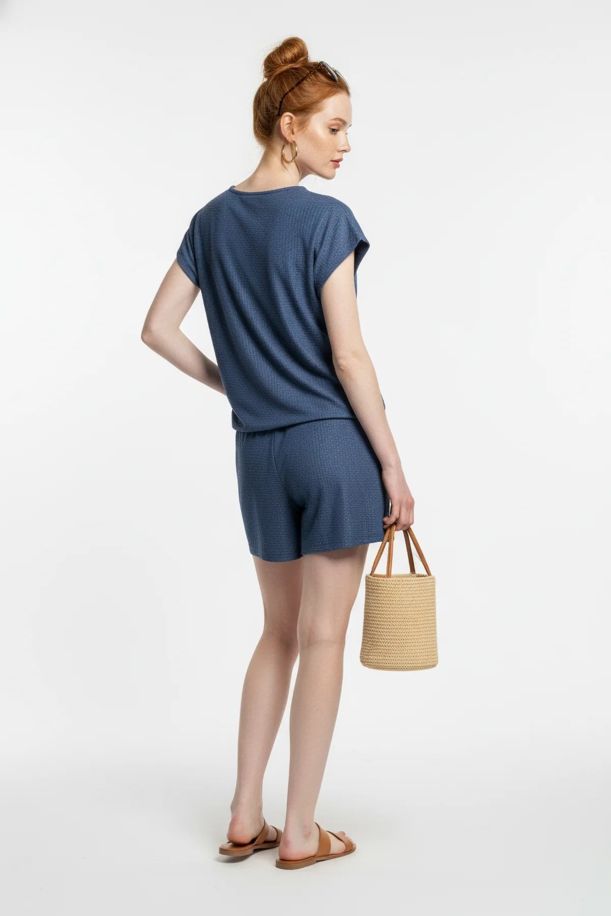 Elastische Taillenkurzshorts mit Bindegürtel