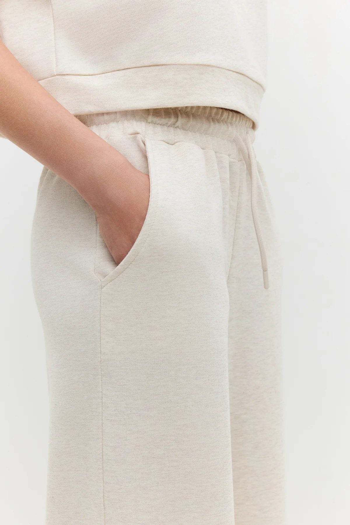Weit geschnittene Jogginghose mit elastischem Bund