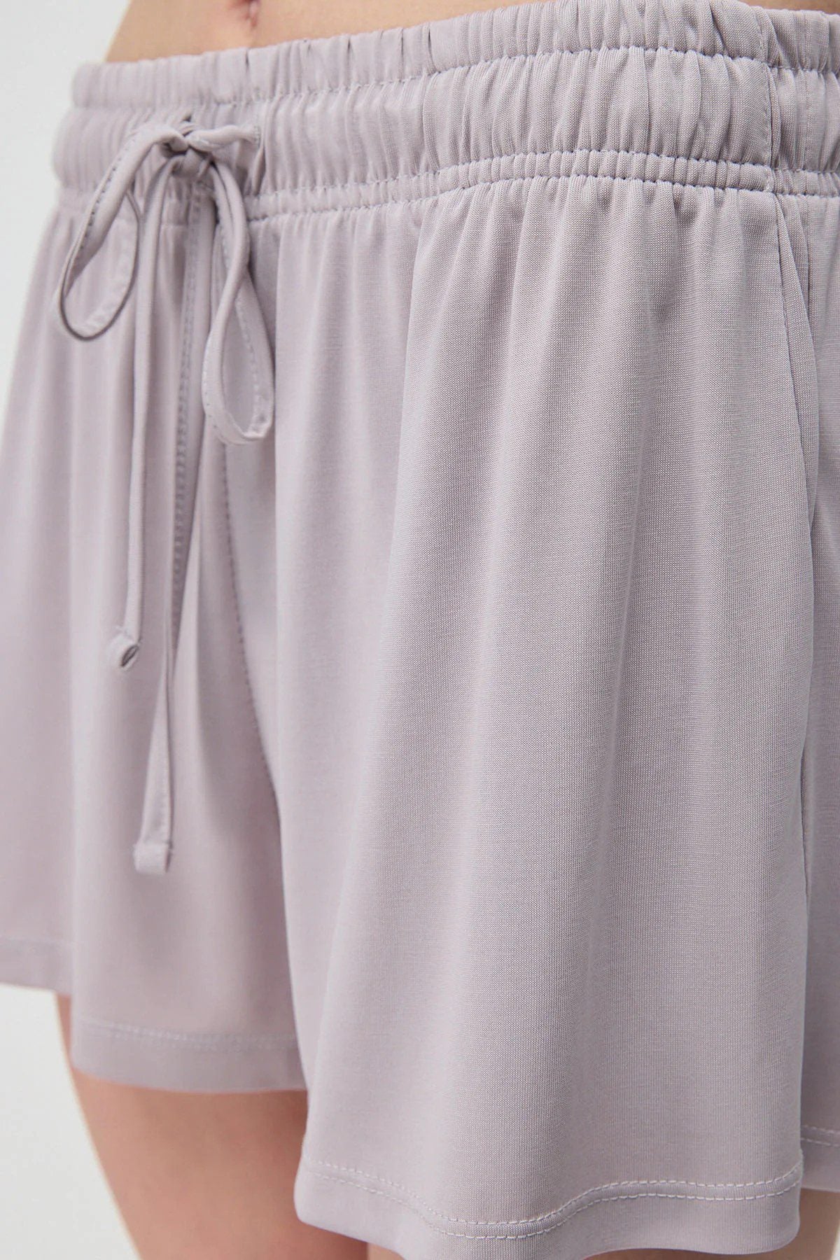 Shorts mit elastischem Bund und Seitentaschen