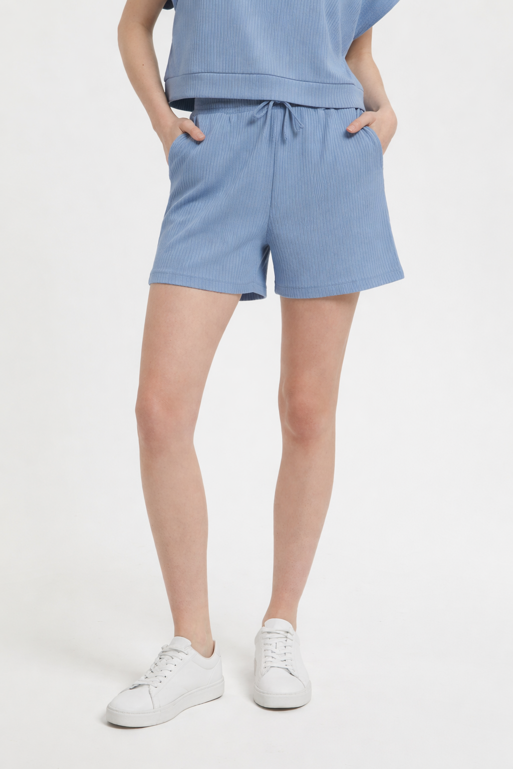Hochtaillierte Elastische Shorts