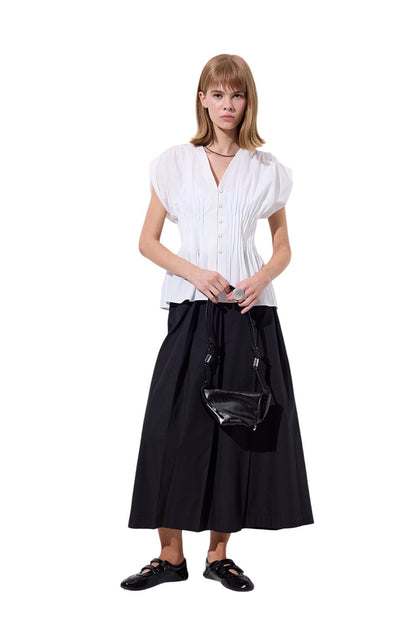 Ärmellose Bluse mit plissiertem Taillendetail, ecru.