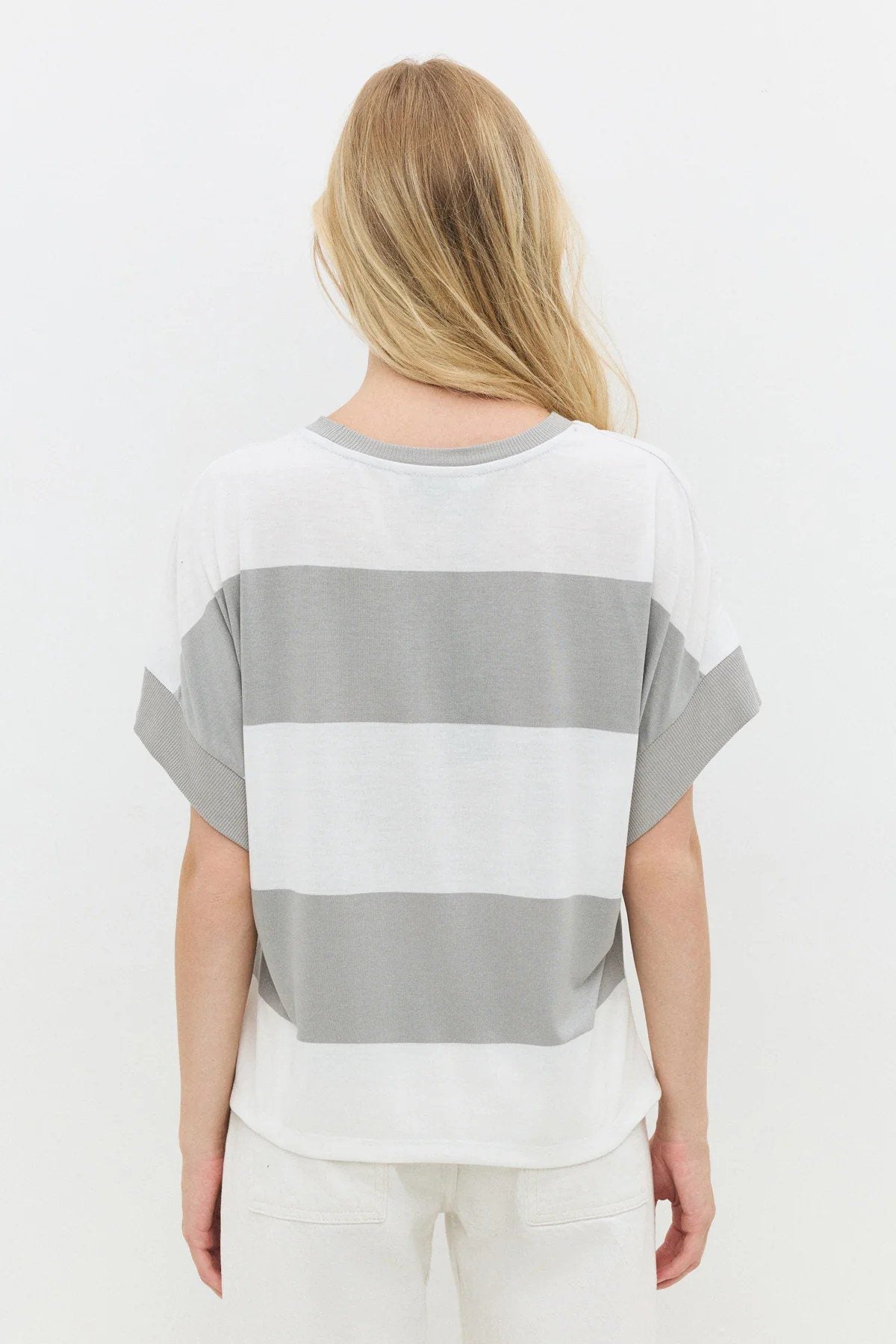 Basic-T-Shirt mit Rundhalsausschnitt und Streifen