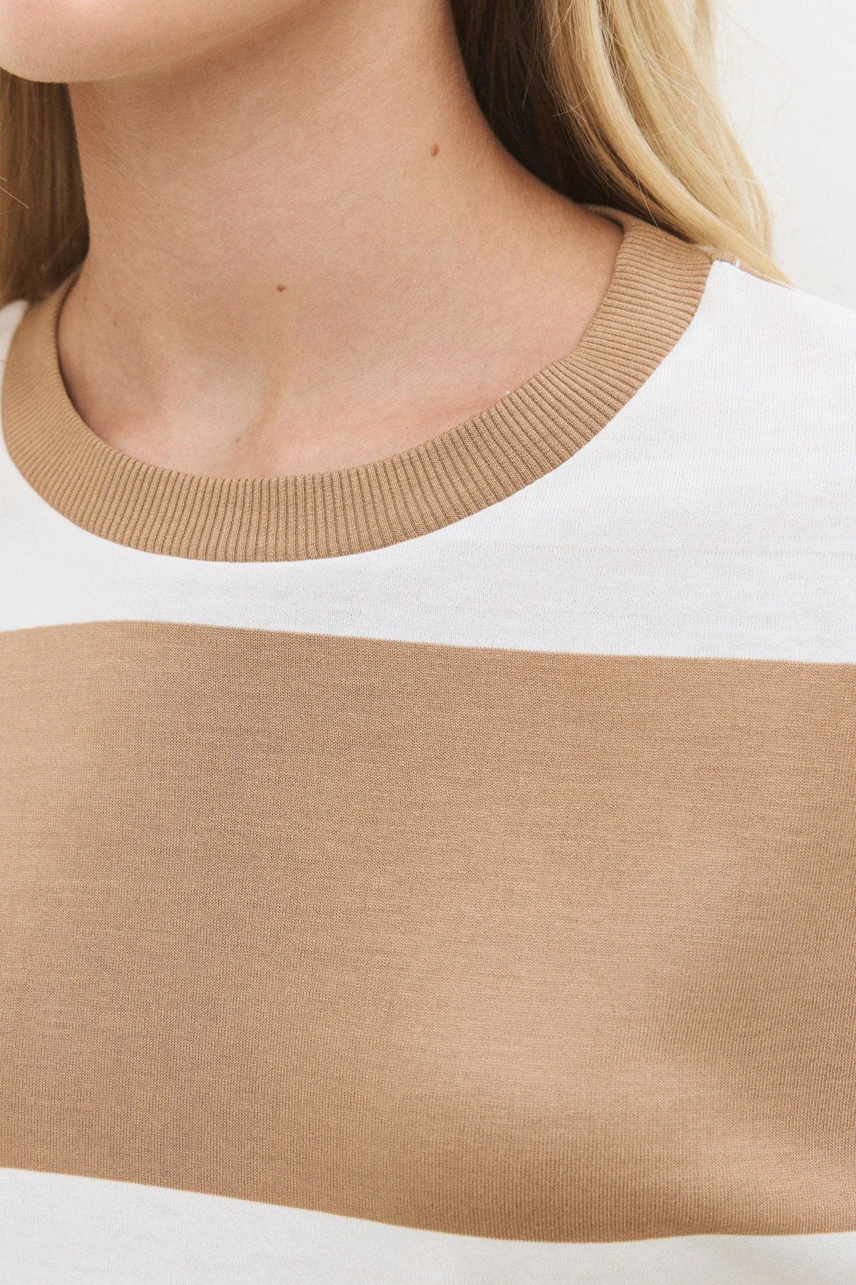 Basic-T-Shirt mit Rundhalsausschnitt und Streifen