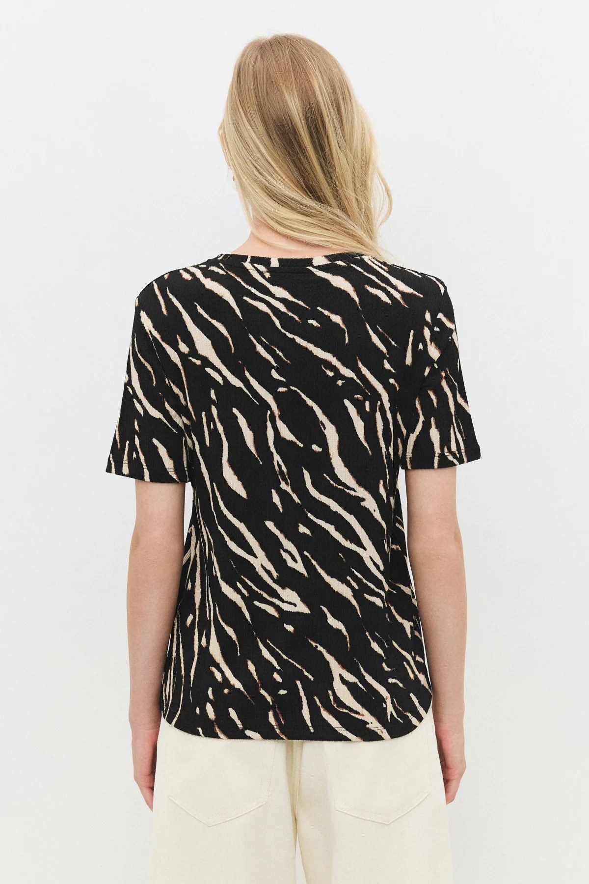 Gemustertes T-Shirt mit Rundhalsausschnitt