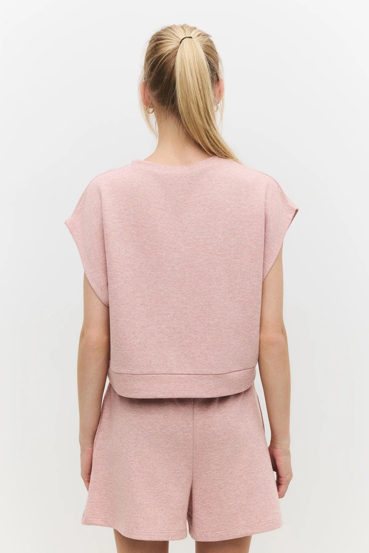 Kurzarm-T-Shirt mit Rundhalsausschnitt und Saumdetails