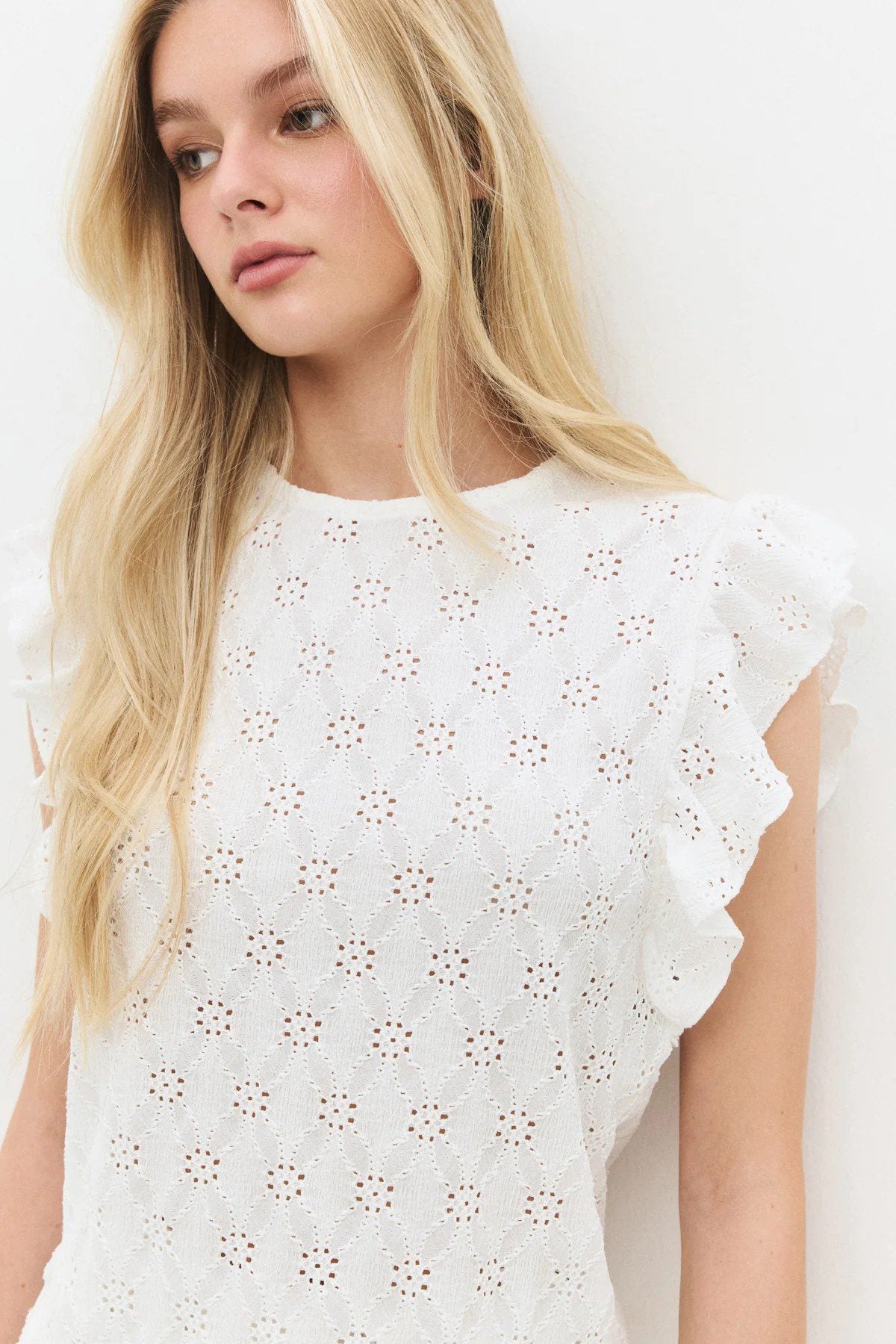Bluse mit Rundhalsausschnitt und Rüschenärmeln