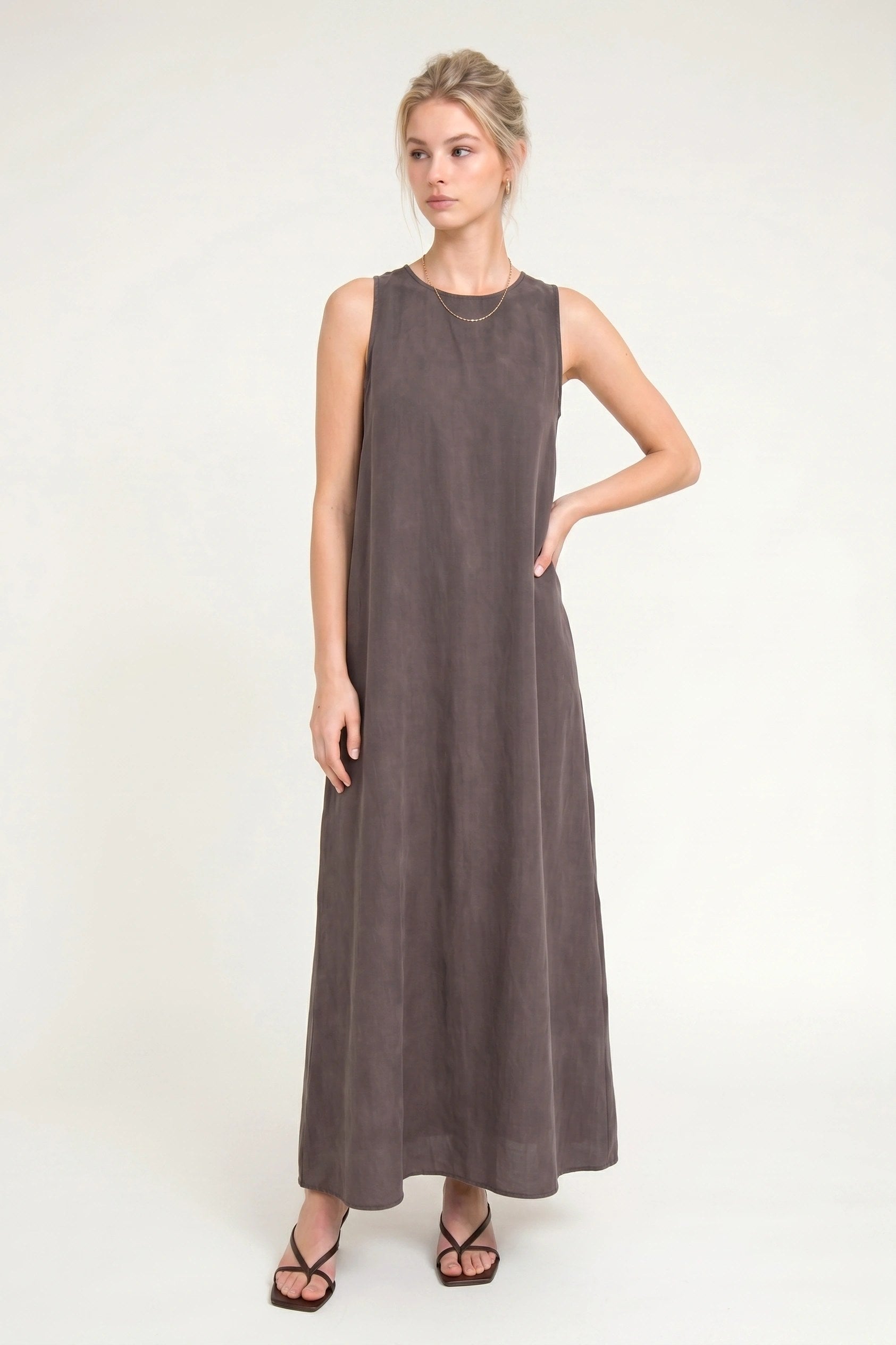 Ärmelloses, lockeres Maxi-Kleid