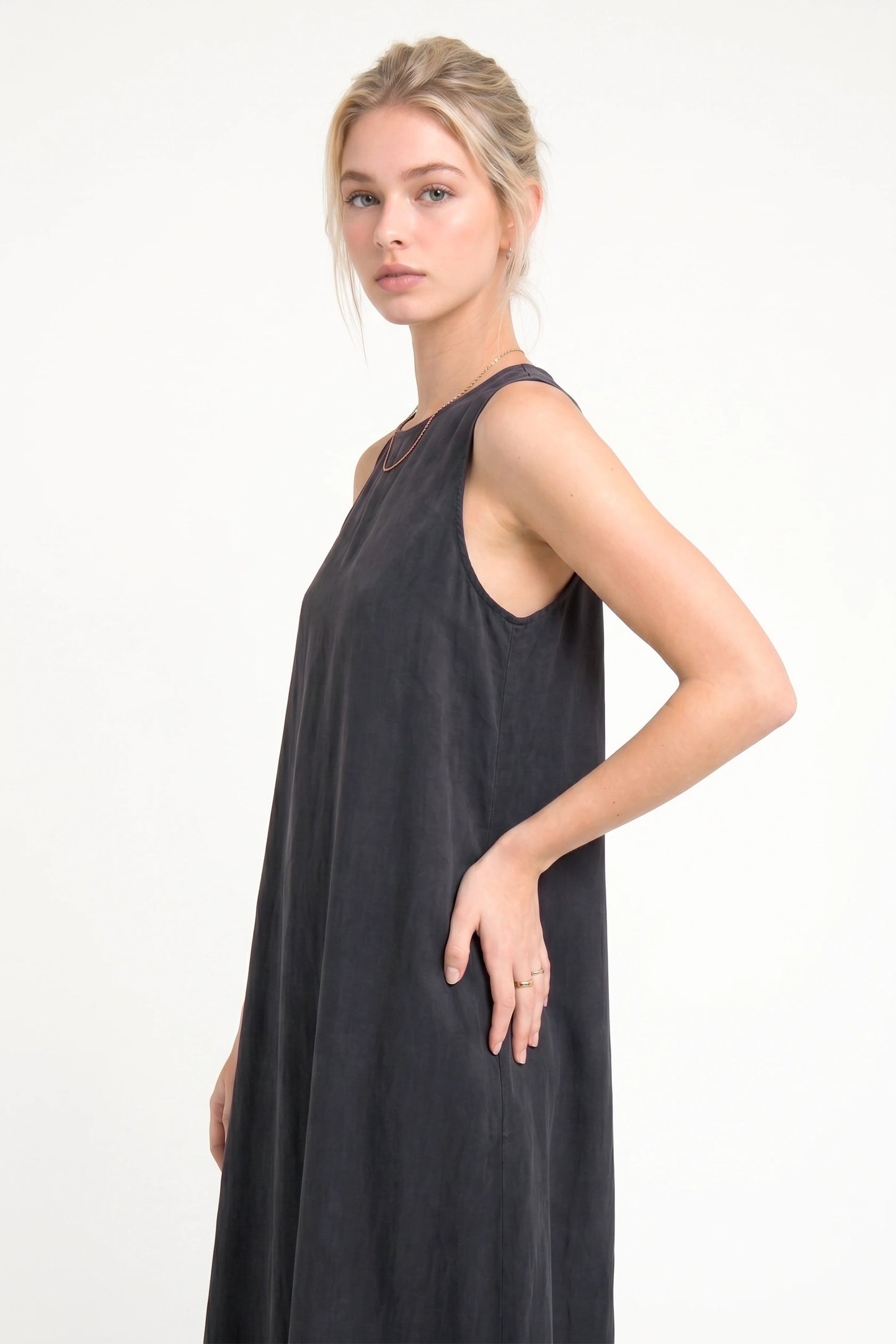 Ärmelloses, lockeres Maxi-Kleid