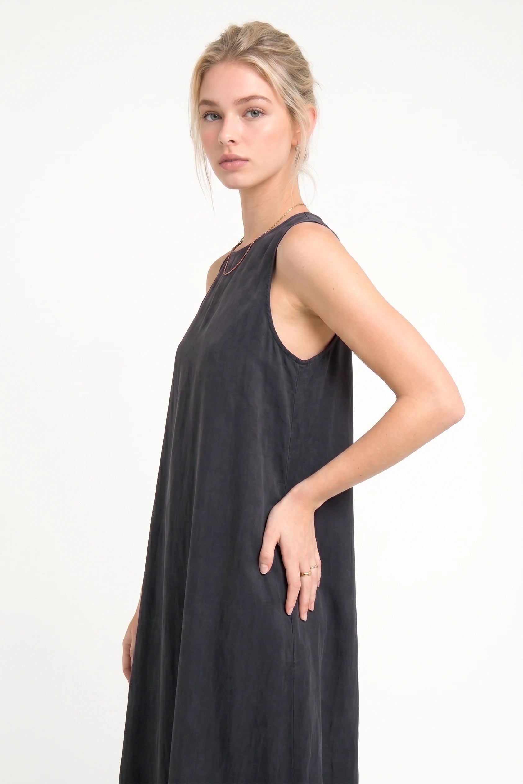 Ärmelloses, lockeres Maxi-Kleid
