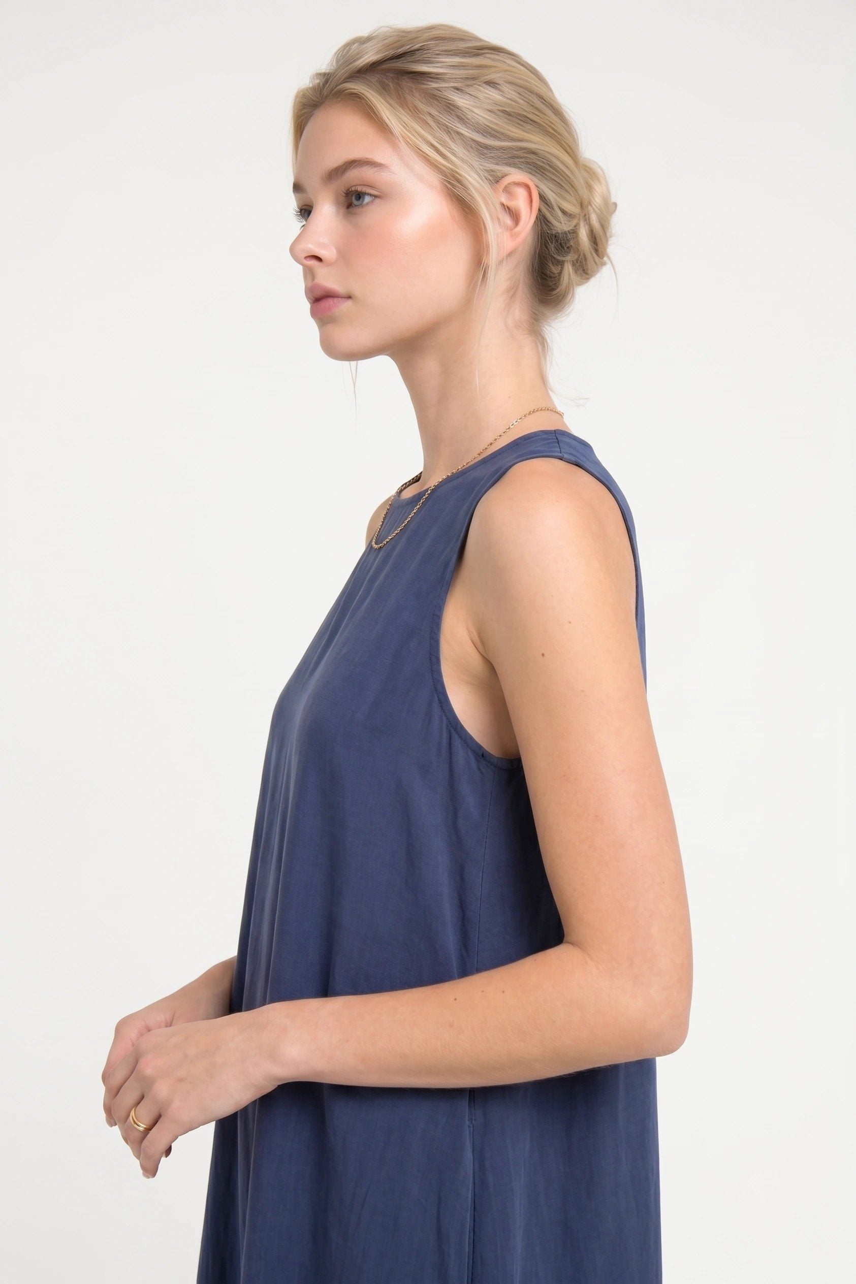 Ärmelloses, lockeres Maxi-Kleid