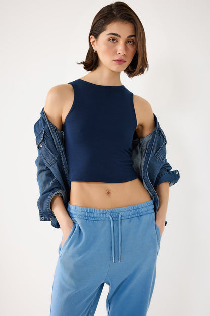 Ärmelloses Crop-Top mit Rundhalsausschnitt