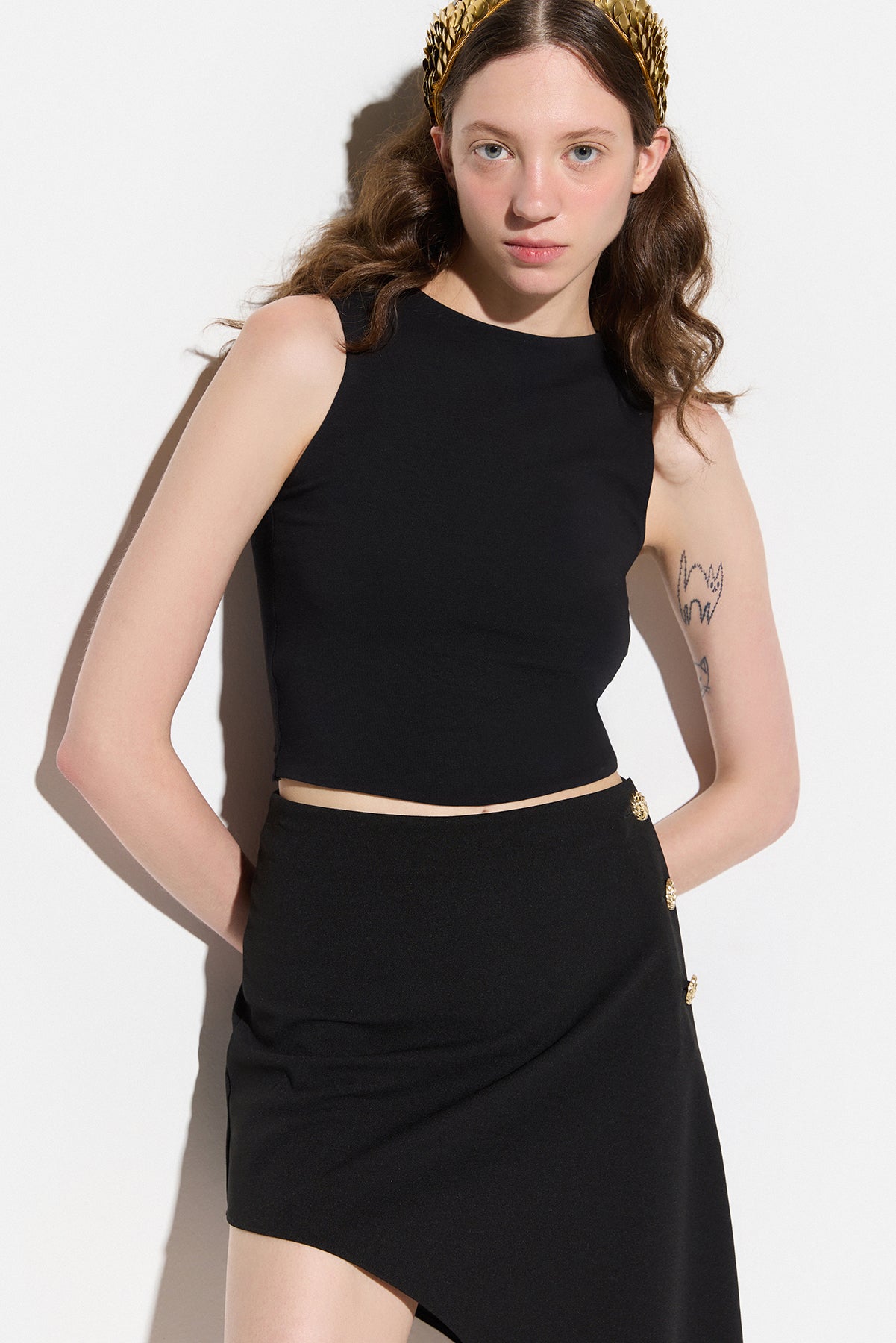 Ärmelloses Crop-Top mit Rundhalsausschnitt