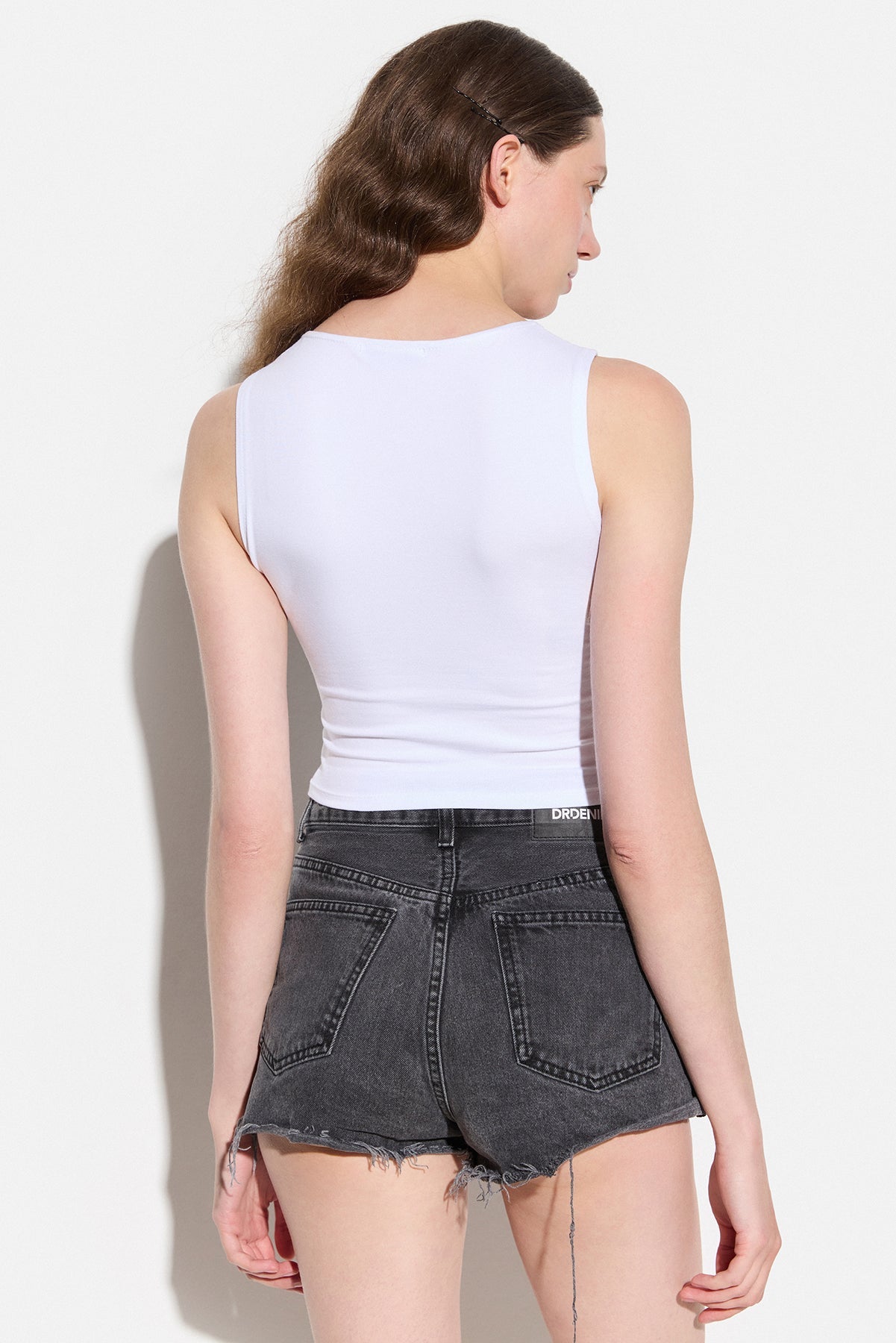 Ärmelloses Crop-Top mit Rundhalsausschnitt