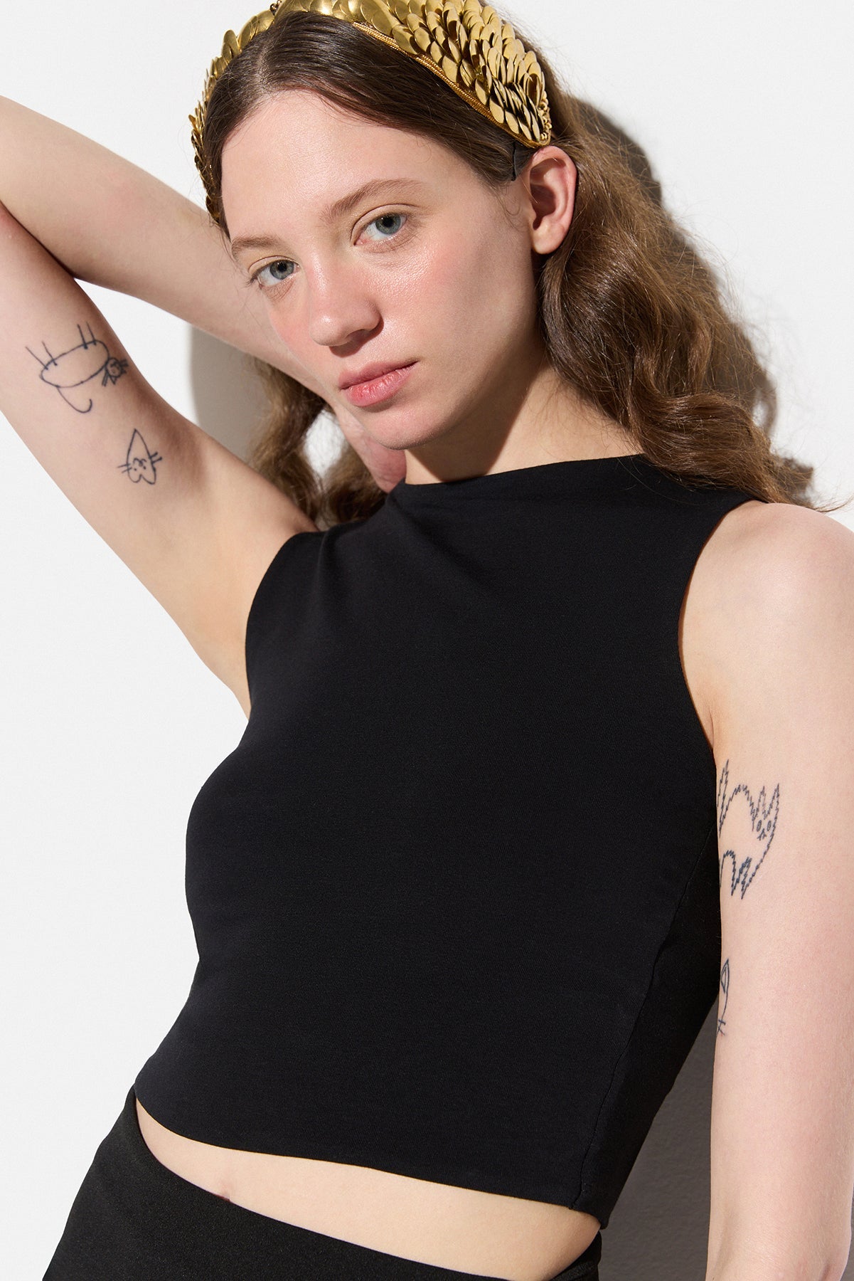Ärmelloses Crop-Top mit Rundhalsausschnitt