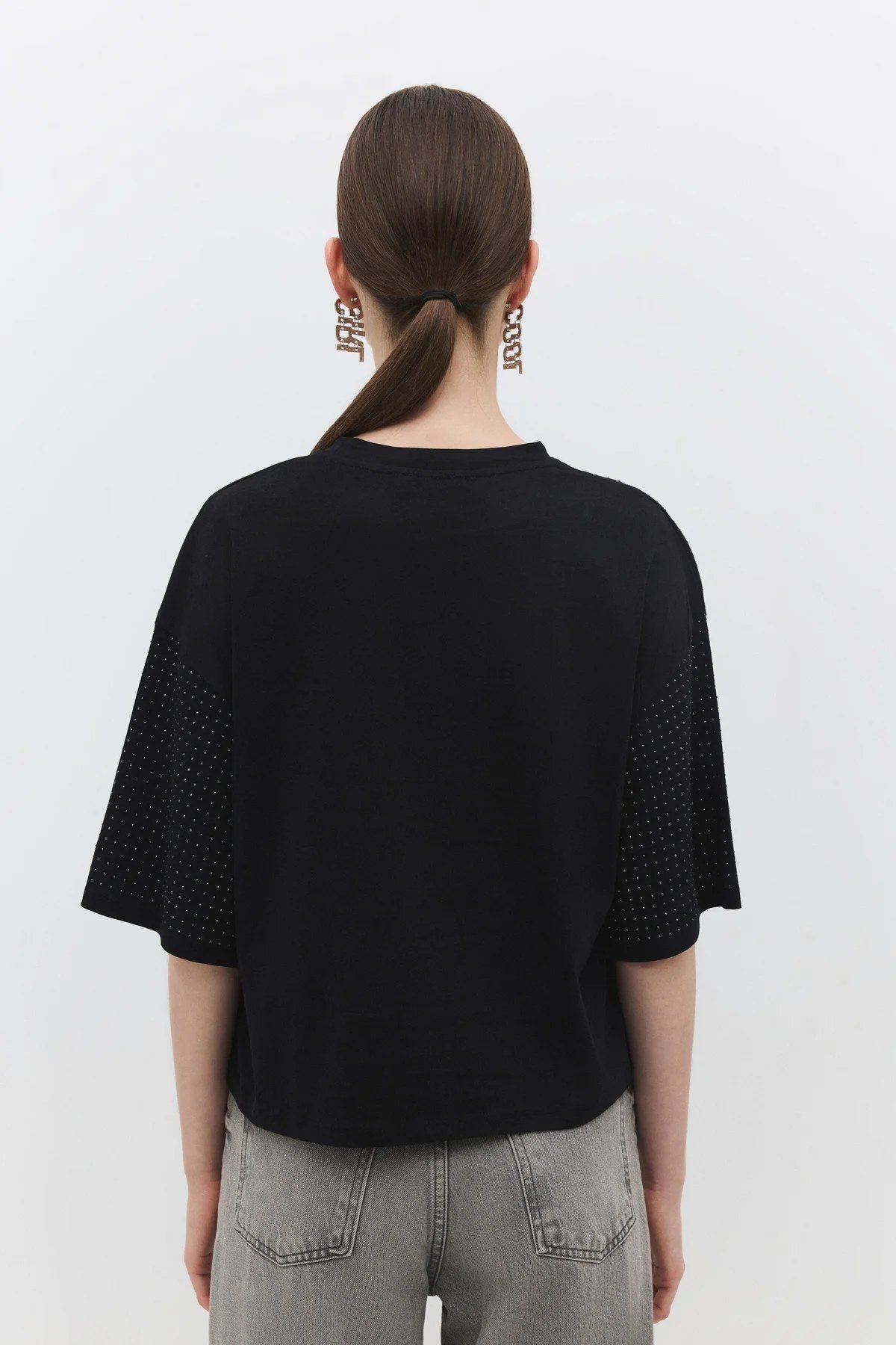 Verziertes T-Shirt mit Rundhalsausschnitt