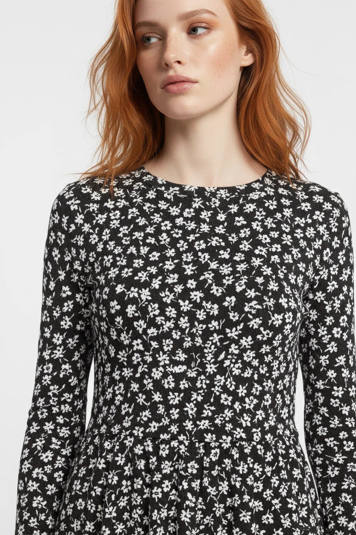 Langarm Kleid mit Rundhalsausschnitt