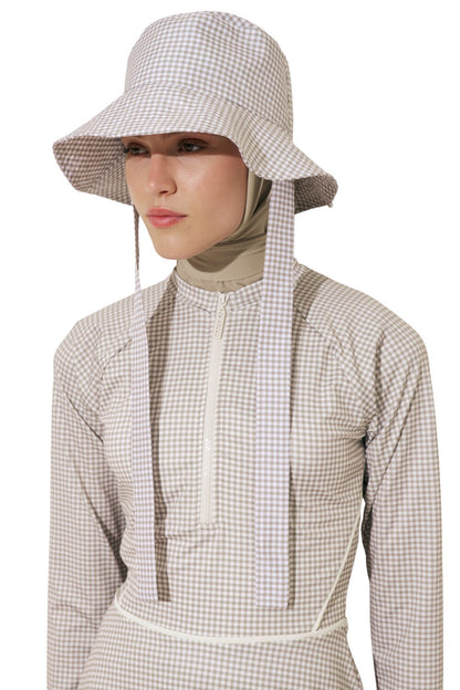 SCHWARZES, SCHONENDES BADEKLEID MIT PASTEINGEDECKUNG