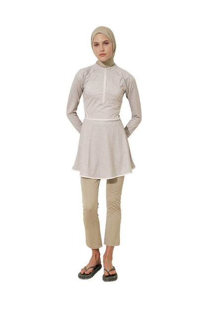 SCHWARZES, SCHONENDES BADEKLEID MIT PASTEINGEDECKUNG