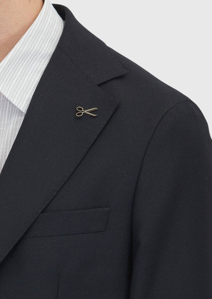 Schwarze Wolljacke im Komfortschnitt
