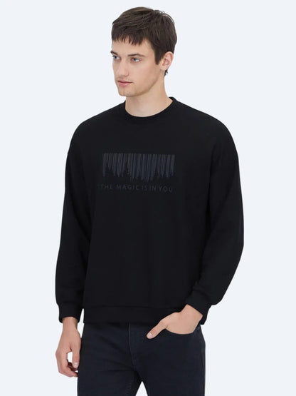 Schwarzer Rundhalsausschnitt Bedruckter Pullover