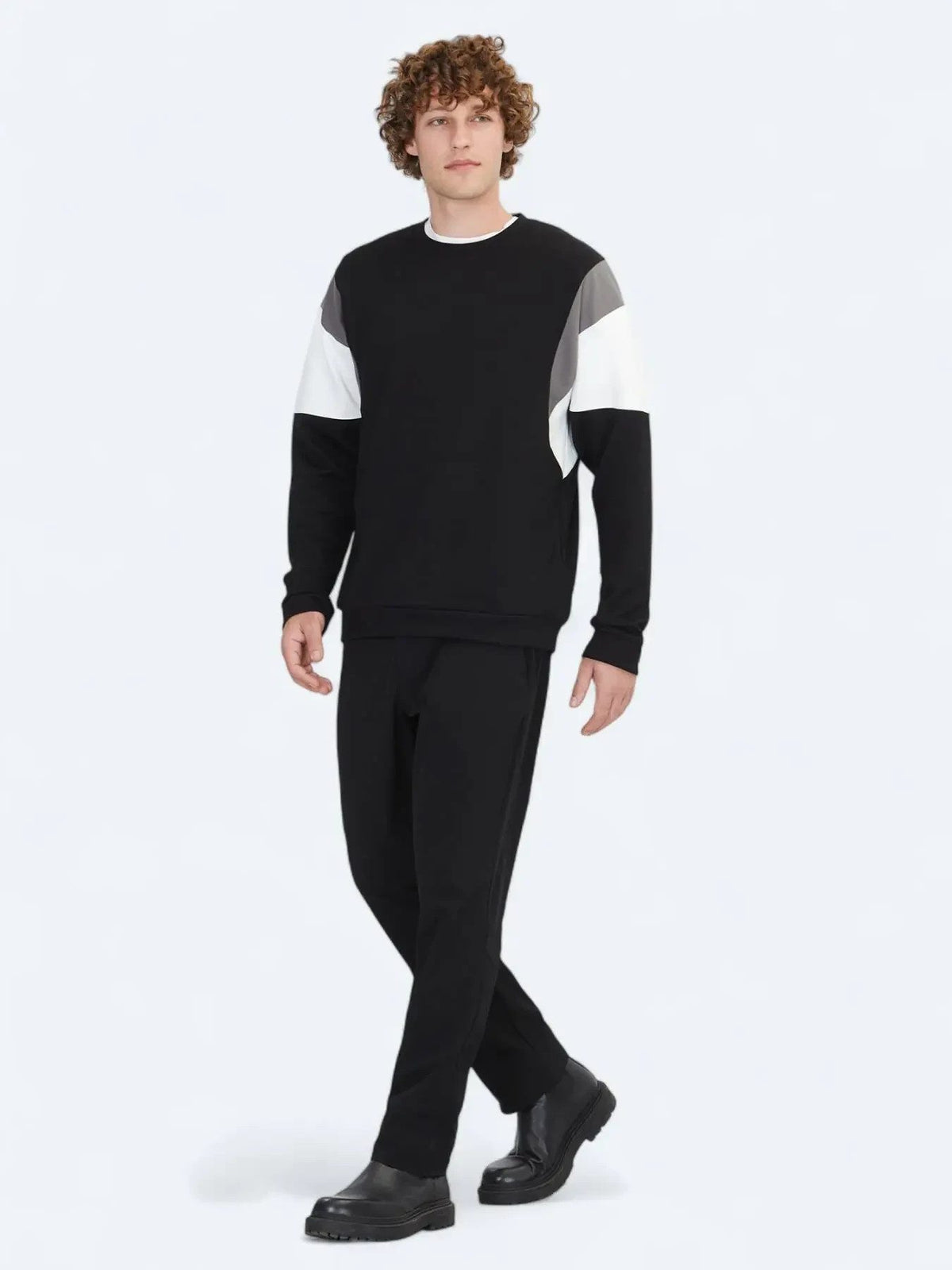 Schwarzer Rundhals Pullover